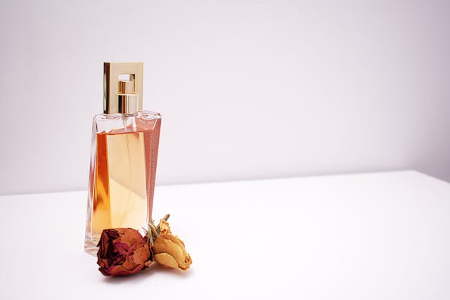 Twarde perfumy – alternatywa dla klasycznych zapachów